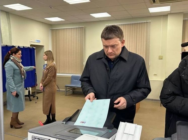 Николай Журавлев проголосовал вместе со своими земляками