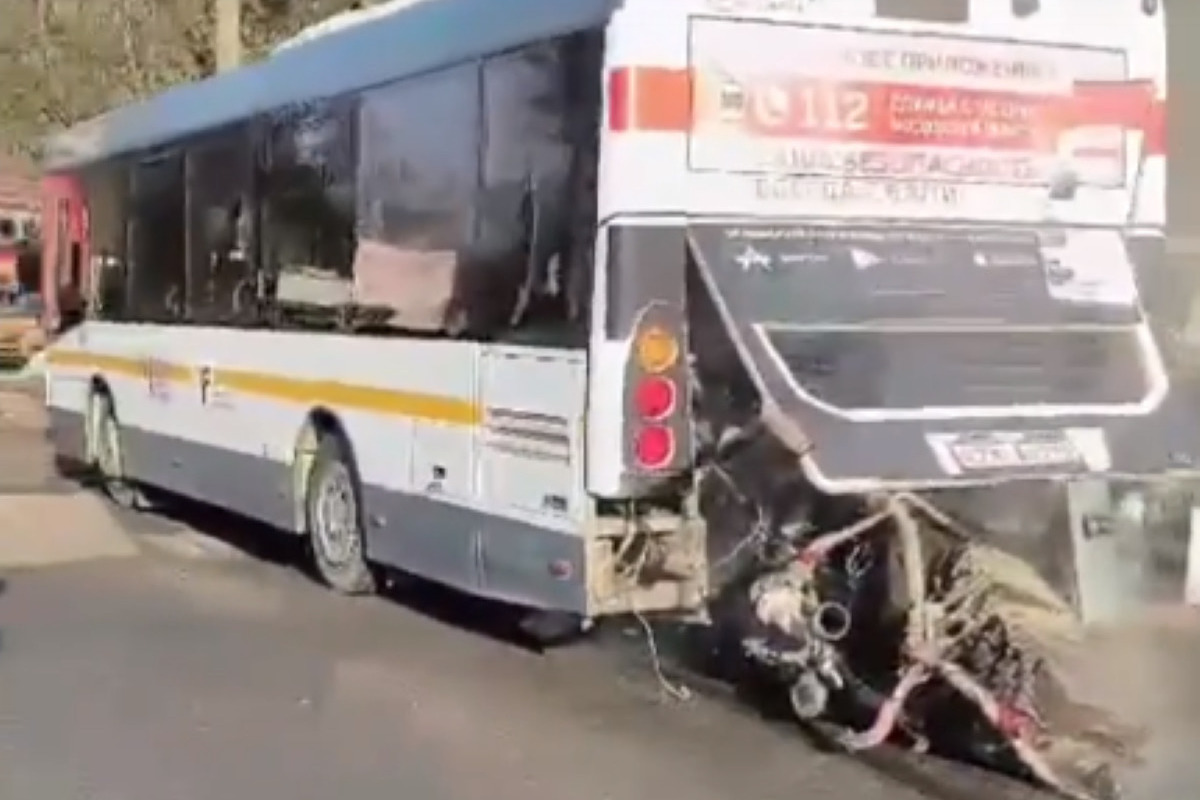 Пассажирский автобус потерял двигатель на ж/д переезде в Пушкино - МК  Московская область