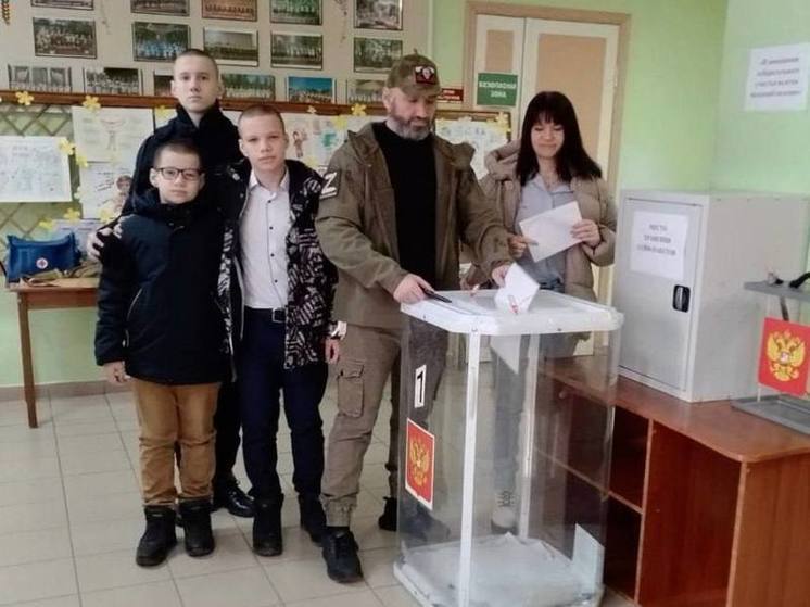 Белгородцы приходят на избирательные участки с детьми