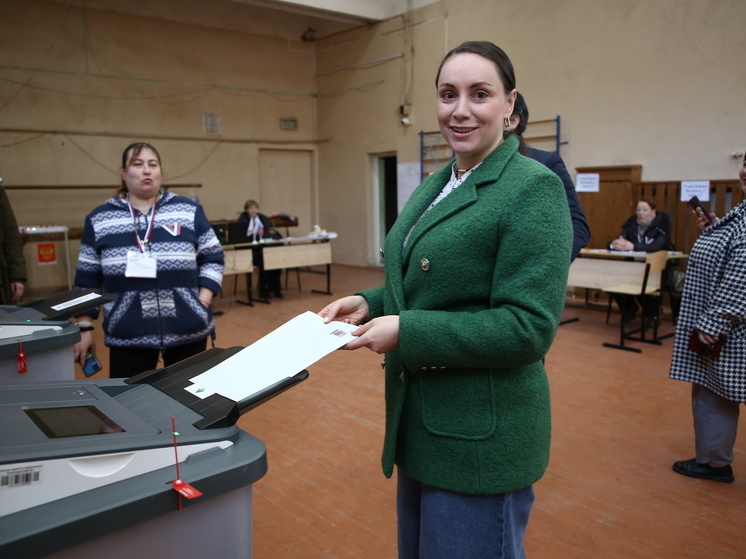 Депутат Госдумы Юлия Саранова проголосовала на выборах президент РФ в Твери