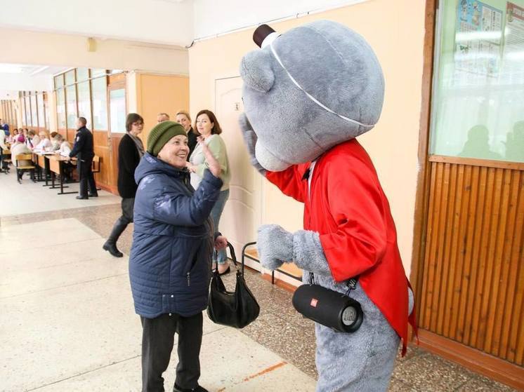 Медведь посетил избирательный участок в Серпухове