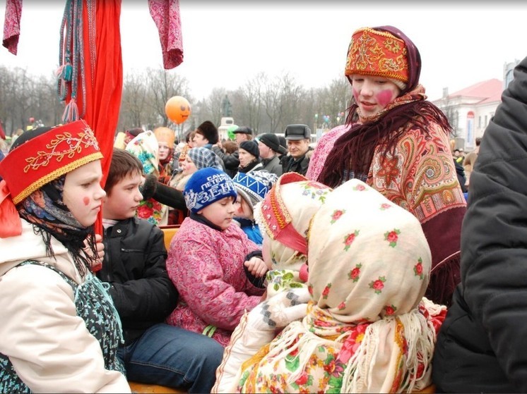 Золовкины посиделки: приметы и традиции шестого дня Масленичной недели