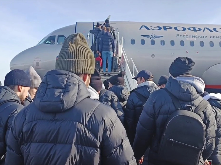Ярославский «Локомотив» прибыл в Омск для подготовки к матчу