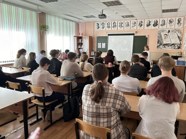 Студенты Серпухова провели информационные встречи со школьниками