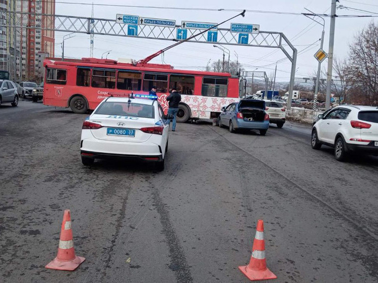 Во Владимире произошло ДТП с участие троллейбуса
