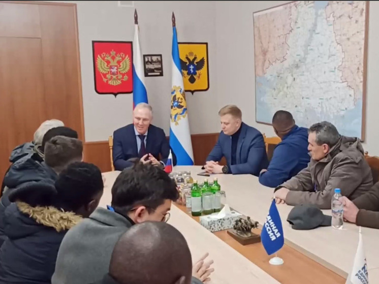 Владимир Сальдо провел круглый стол с международными наблюдателями