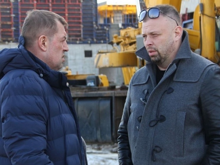Мэр Виталий Артёмов проверил ход строительства школы в Олимпийском городке