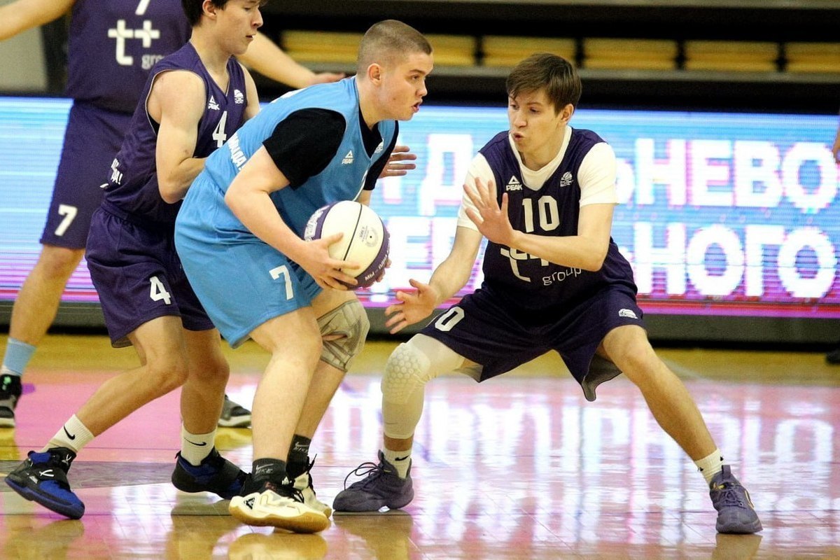Sakhalin basketball players reached the playoffs of the IES-BASKET championship