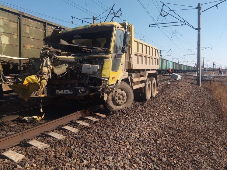 В ГАИ раскрыли виновника столкновения с поездом в Приамурье