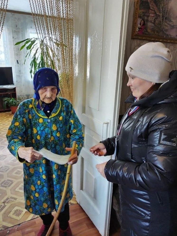 102-летняя жительница Алатырского округа проголосовала на выборах Президента