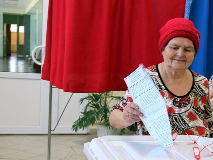 Жители ДНР, проживающие в Чувашии, голосуют на выборах Президента России