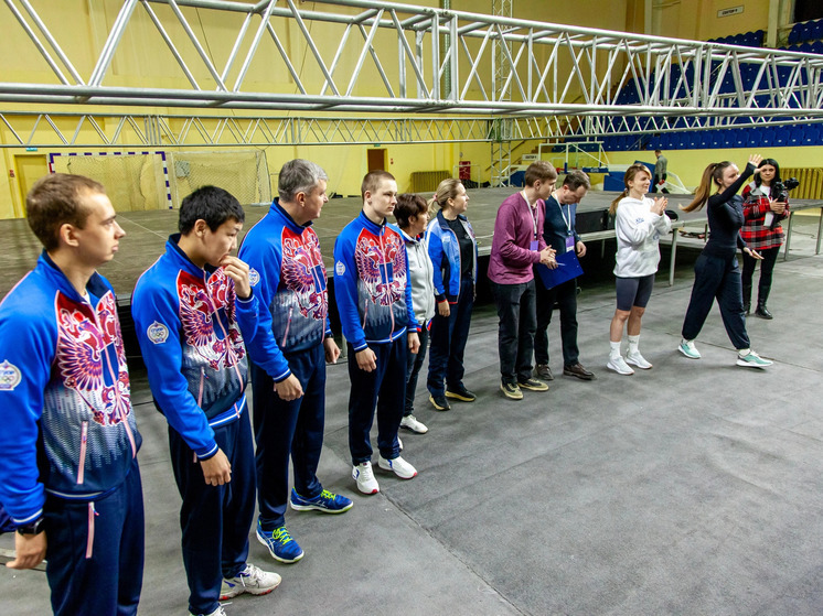 Во дворце спорта Юбилейный прошла необычная утренняя зарядка