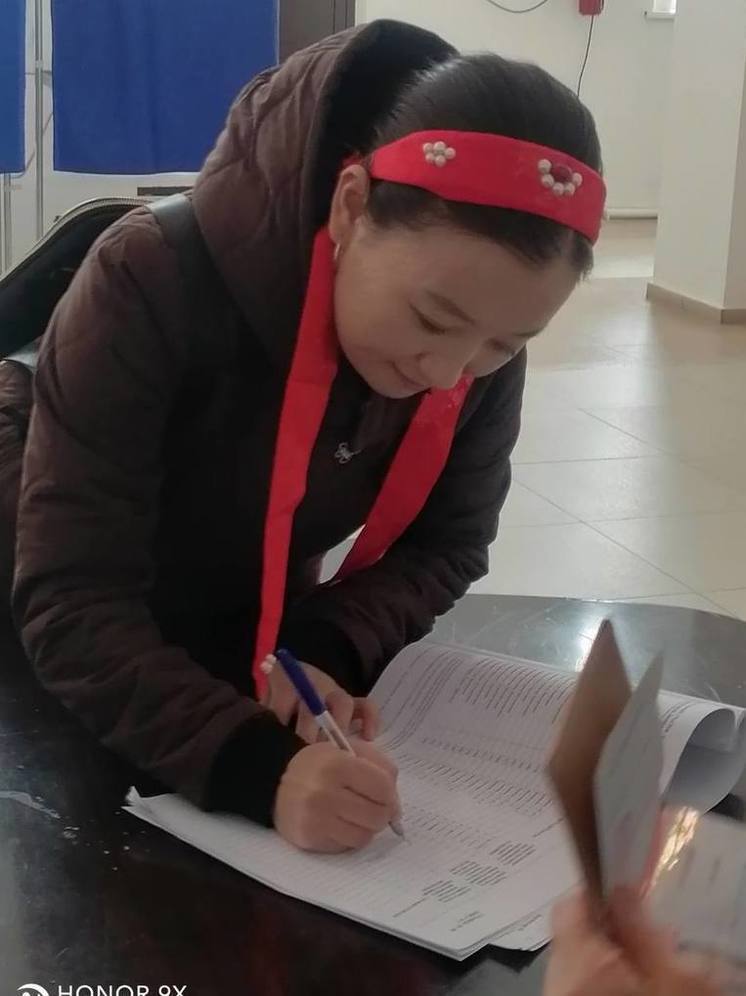 Уроженка Монголии впервые проголосовала на выборах в России