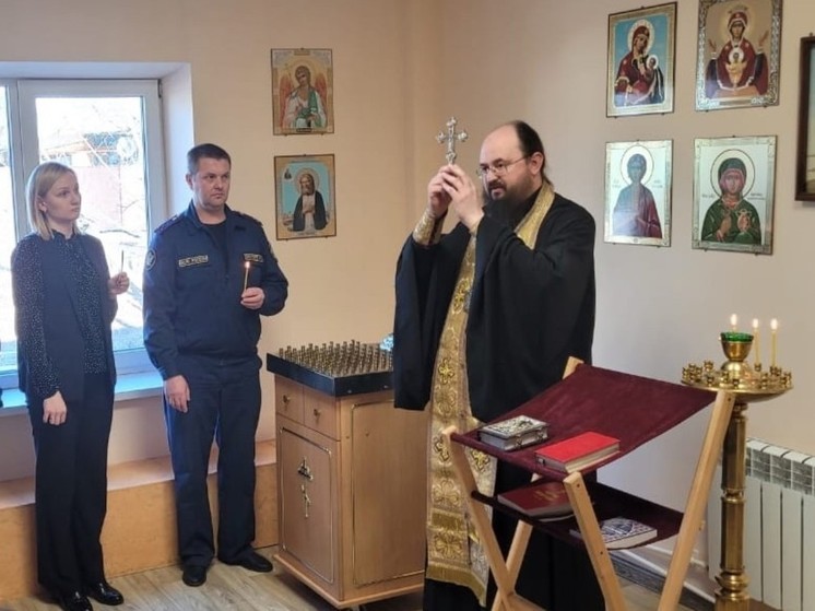 В Старой Руссе освятили молельную комнату в УФИЦ при исправительной колонии № 9
