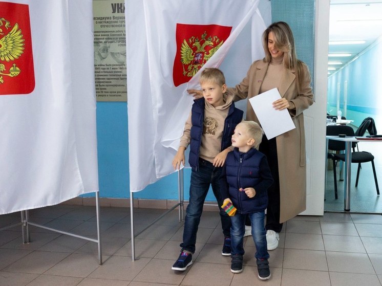 Депутат ЗСК Анна Невзорова проголосовала на выборах президента России