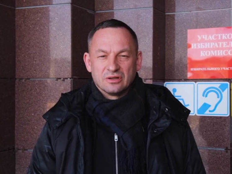 Глава администрации Тосненского района Клементьев отдал свой голос на президентских выборах 16 марта
