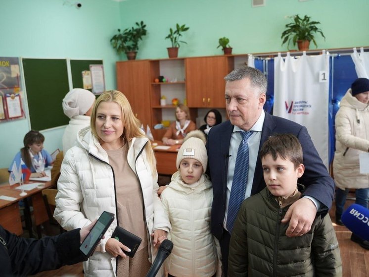 На выборах Президента РФ проголосовал губернатор Игорь Кобзев