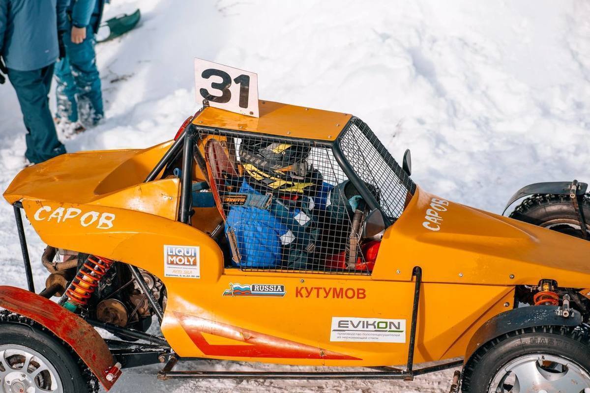 Winter speed.  Vivid photos of winter racing