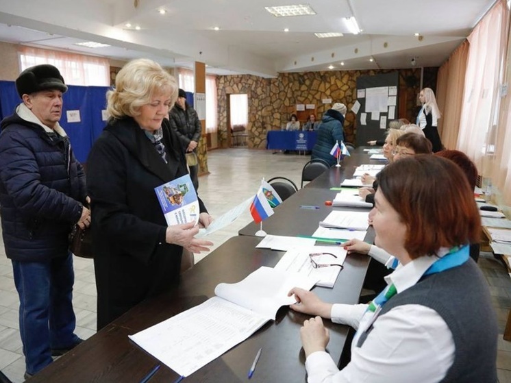 Свердловские политики проголосовали на выборах президента РФ