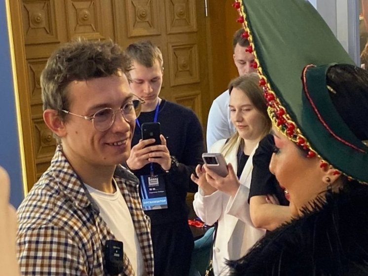Актер Никита Кологривый обвинил руководство кинотетара "Победа", что они не умеют встречать гостей