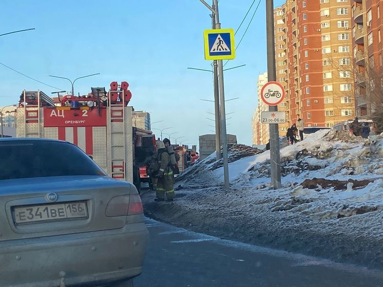 В многоэтажке на проезде Северном в Оренбурге случился сильный пожар