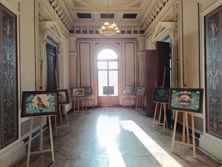 В Москве открылась выставка бурятского художника Анатолия Цыденова