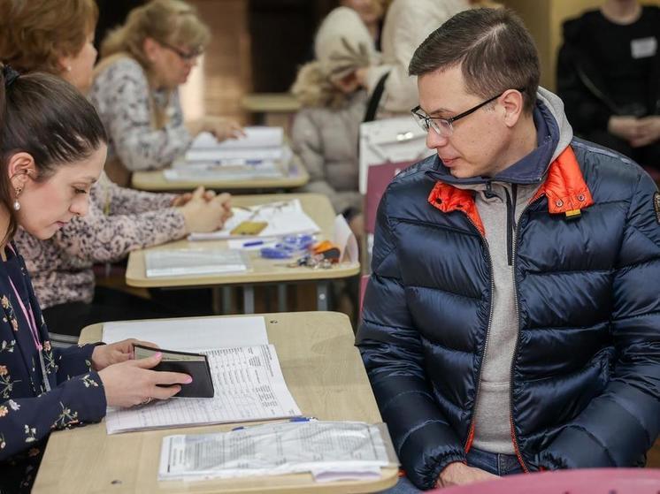 Мэр Юрий Шалабаев проголосовал на выборах президента России на второй день