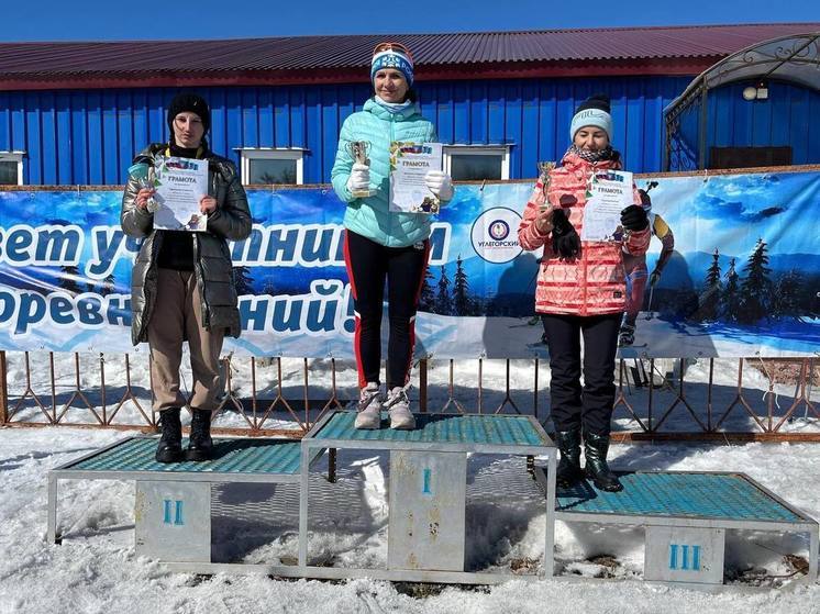 В Углегорске на Бумажной трассе прошли лыжные гонки