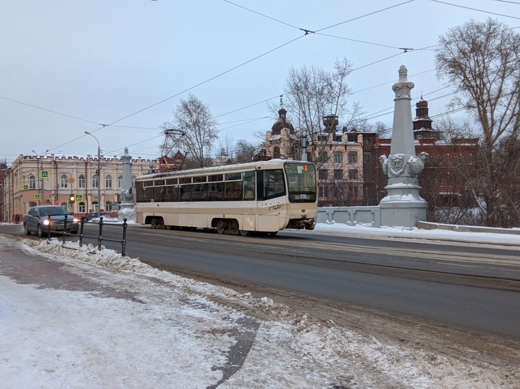 Женщина попала под трамвай в Томске