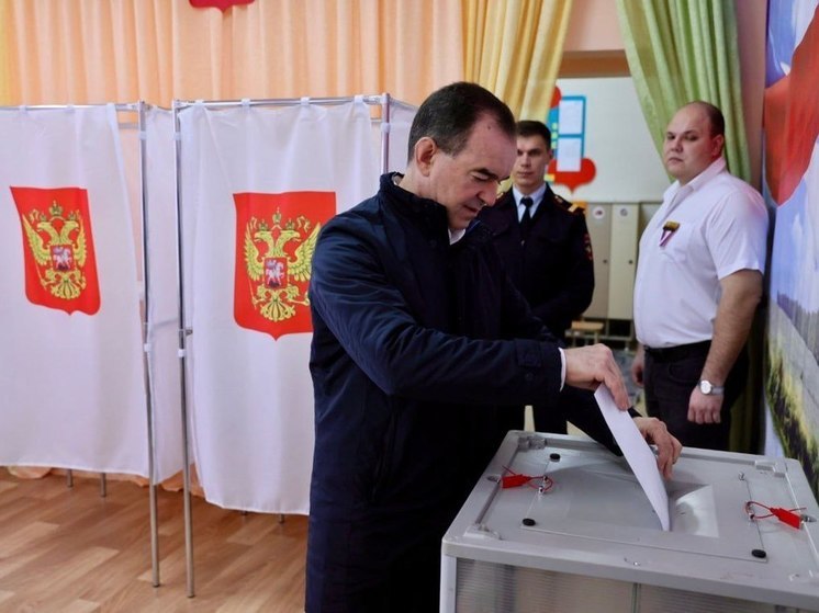 Губернатор Краснодарского края проголосовал на выборах президента РФ