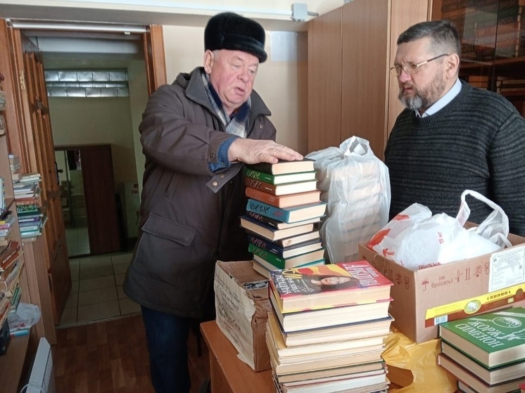 Акция «Русское слово для Запорожья» началась в начале февраля, а уже к началу марта удалось сформировать первый груз из 2000 книг.