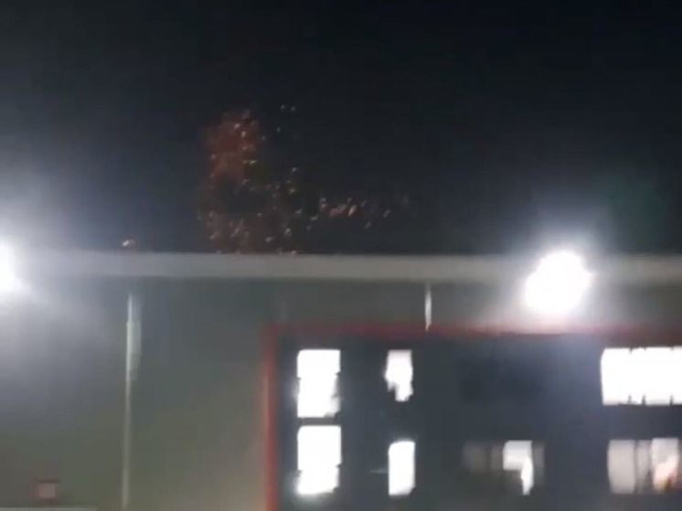 В Подмосковье сбитый беспилотник повредил крышу склада