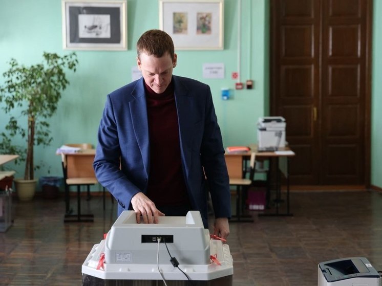 Рязанский губернатор Павел Малков проголосовал на выборах президента