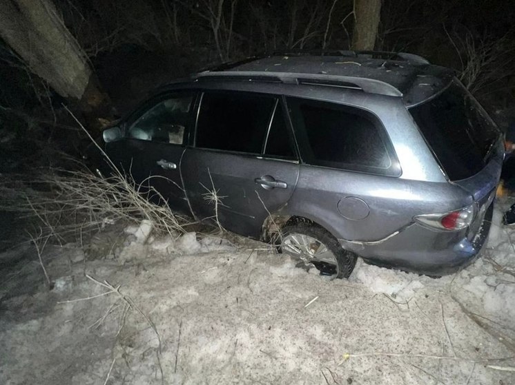 Три девушки на «Мазде» пострадали в аварии в Воронежской области