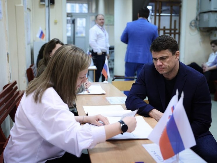 Депутат Боярский проголосовал на выборах президента в Петербурге