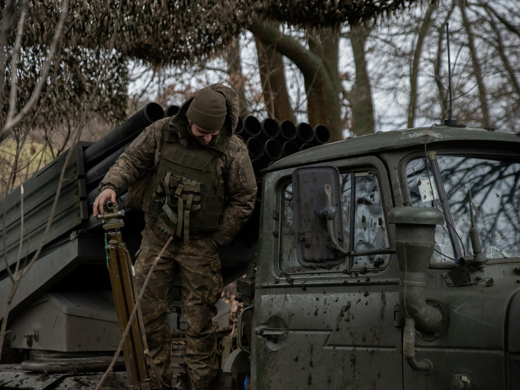 Экс-глава ЦРУ Петреус: помимо оружия Украине не хватает людей на фронте