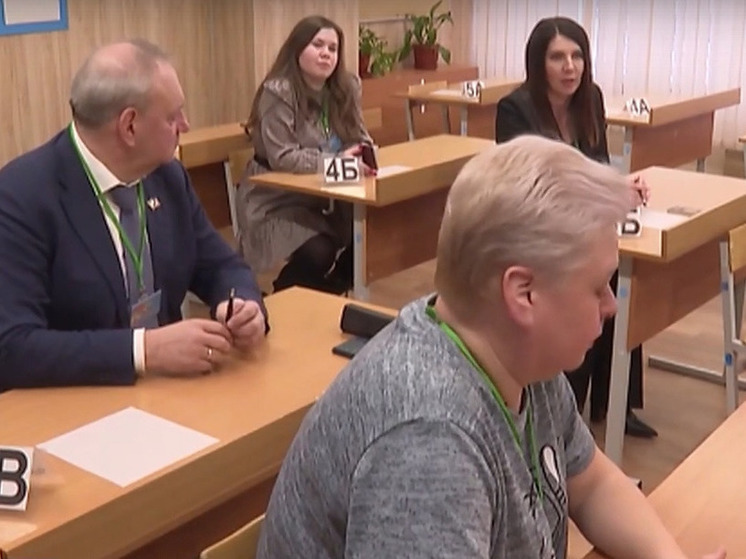 В Кольском Заполярье родители поменялись местами с детьми и написали ЕГЭ