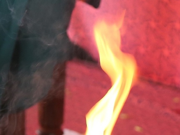 В ЛНР сожгли чучела Байдена и Зеленского в ответ на попытки ВСУ сорвать выборы
