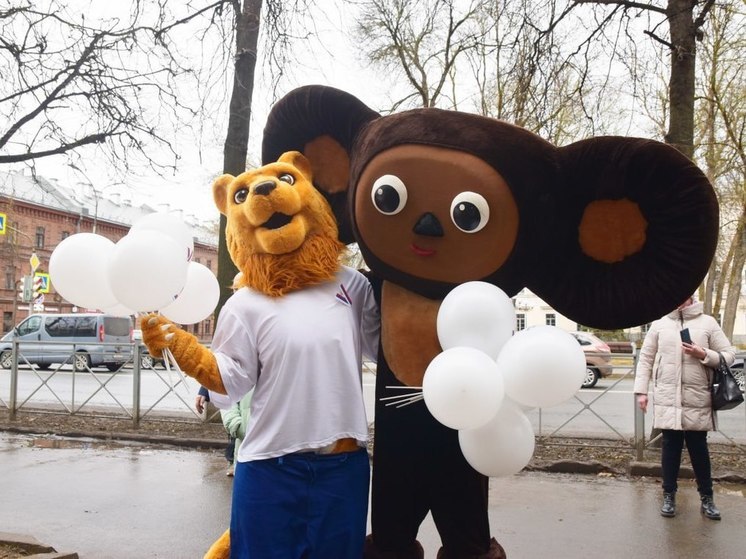 Барсик и Чебурашка вышли на улицы Пскова в последний день выборов