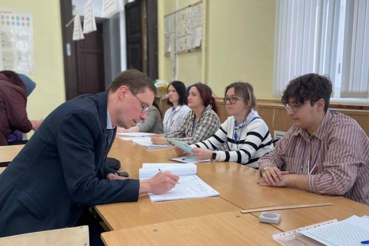 Сергей Калашник принял участие в голосовании вместе с костромичами
