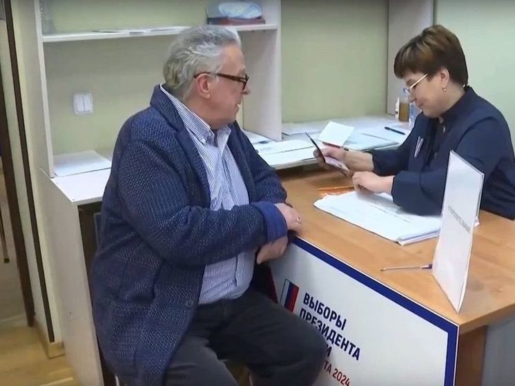 Андрей Ургант проголосовал на выборах президента РФ