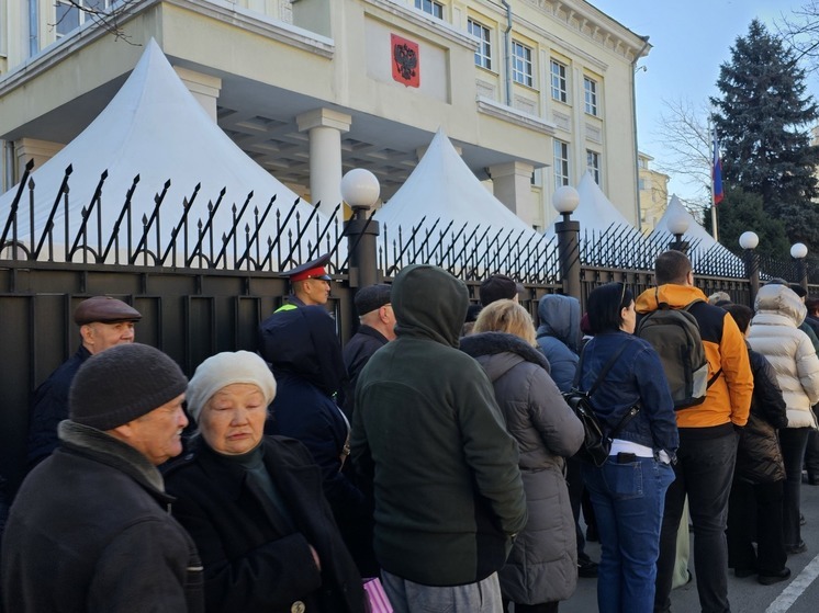 В Кыргызстане закрылись участки для голосования на выборах президента РФ