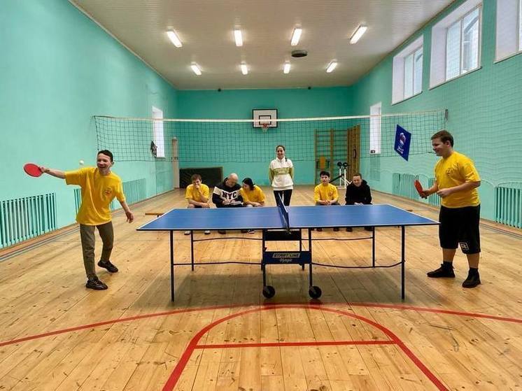 Сотрудники прокуратуры провели турнир по теннису в подшефном детском доме