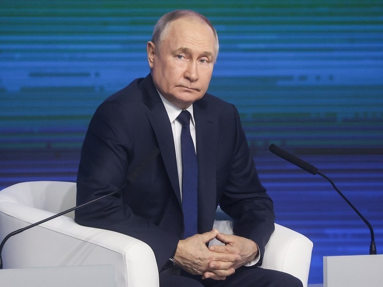 Медведев поздравил Путина с победой на выборах, не дожидаясь результатов
