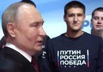 Владимир Путин приехал в свой избирательный штаб