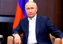 Лидирующий на выборах кандидат в президенты, действующий глава государства Владимир Путин заявил, что Россия ведет "чуть больше, чем активную оборону"

По его словам, атаки на приграничные регионы России продолжаются и сейчас