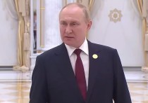 Владимир Путин, находящийся в своем предвыборном штабе в Гостином дворе, ответил на вопросы журналистов, в том числе и о перспективах налаживания переговорного процесса с властями Украины
