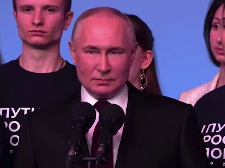 Владимир Путин и волонтеры его штаба попросили друг у друга прощения