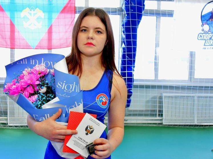 Сахалинка победила на турнире по спортивной борьбе в Брянске