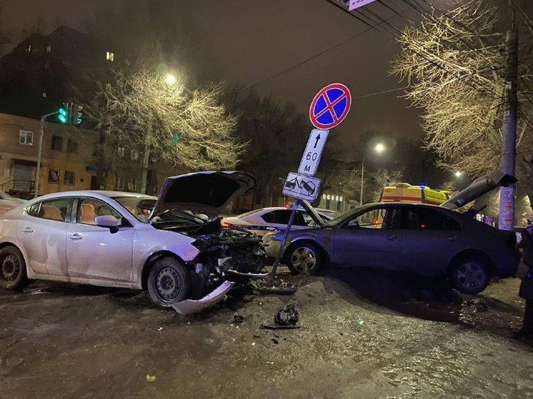 В Воронеже 21-летний водитель отправил в больницу трех пассажиров